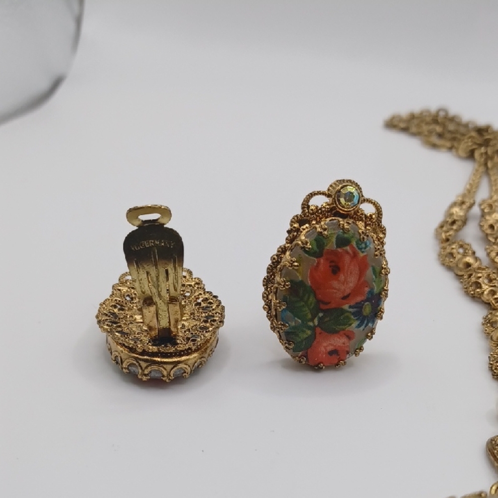 Western Germany Floral Gold Tone Filigree Jewelry Set - Picture 4 of 10